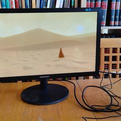 Gaming PC / Linux Workstation - GTX 1080 Ti 11GB, i7, 16GB RAM, 24 inch Dell Monitor