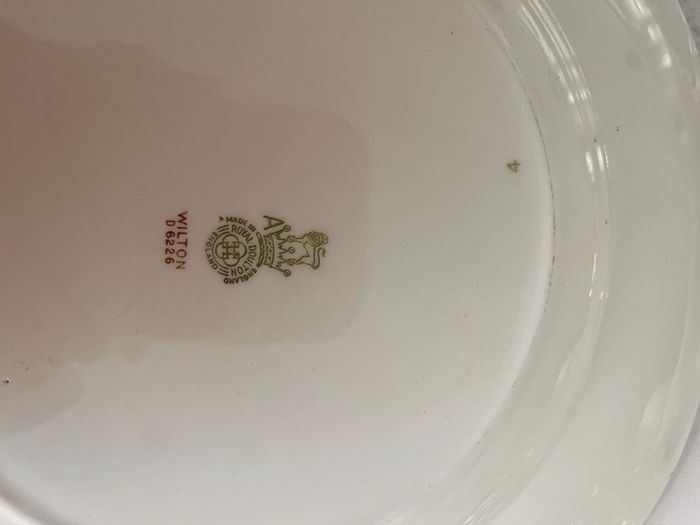 Royal Daulton dinner Plates X 2