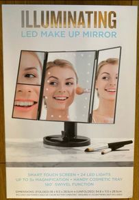 Illuminating LED make up mirror