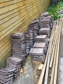 600 roof tiles/20 ridge tiles FREE
