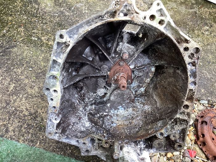 Gearbox for Reconditioned. Citroen Berlingo, Peugeot Partner, 1.6HDi Diesel Engine, with 5 speed gearbox (Suits 2010 - 2018 Models.)
