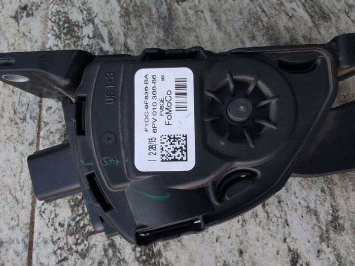 Ford Kuga accelerator pedal