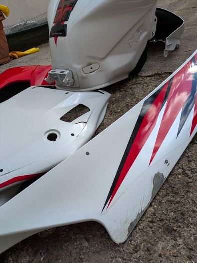 Yamaha R6 2008-2016 Genuine OEM Fairings - Red/White