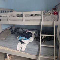 Bunk beds triple sleeper