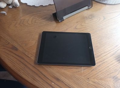 Apple ipad 6th generation