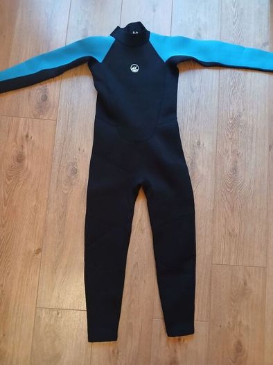 Kids wetsuit, age 8