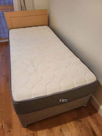 Single mattress +bed