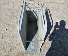 Calf Dehorning crate