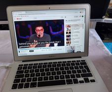 Apple MacBook Air, Intel Core i5, 1.4GHz, 4GB Ram DDR3, 121GB SSD, 13.3 inch screen, in excellent condition
