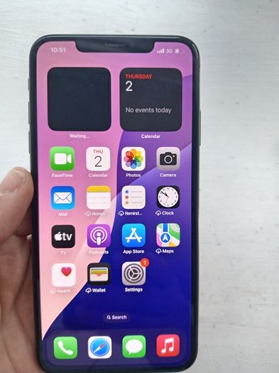 iphone Xs max and smartwatch