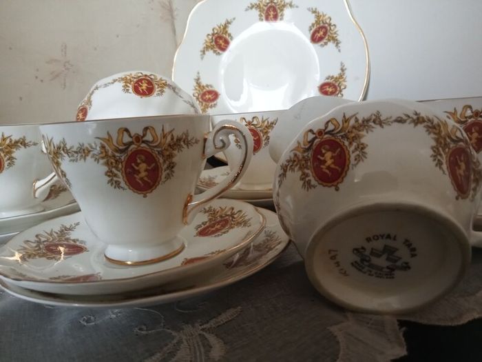 Royal Tara "Cupid" tea set