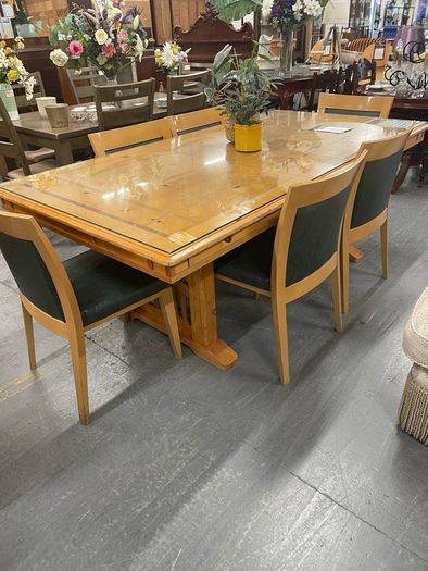 Dining Table with Matching 6 Chairs
