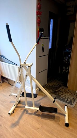 Folding cross trainer