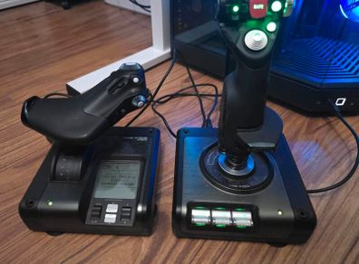 X52 Pro Flight Sim HOTAS