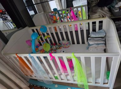 Cot bed
