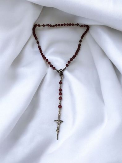 Vintage Catholic/ Saint Mary religious rosary burgundy beads