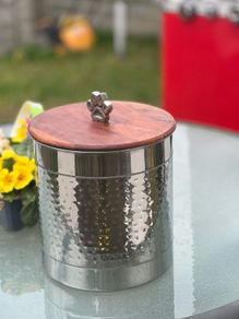 Pet food jar