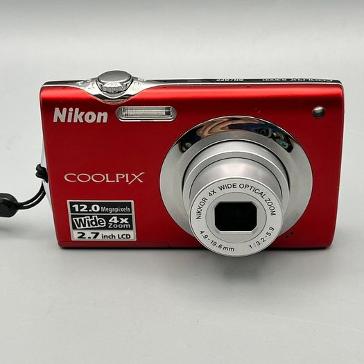 Nikon Coolpix S3000 12MP Digital Camera Red - Boxed - Full Kit