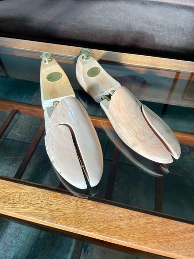 Vintage Gentlemen Sculpted Wooden Shoe Trees Set Size 10 or 43 Fitzpatricks Shoes