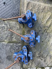 Flooring clamps x 3