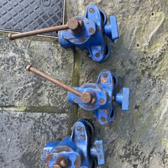 Flooring clamps x 3