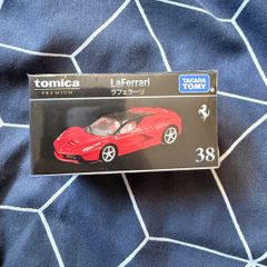 tomica Ferrari Laferrari