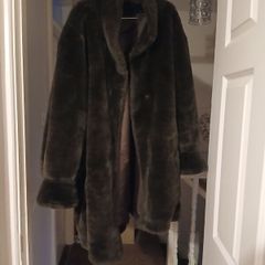 Faux fur coat size 20 ladies