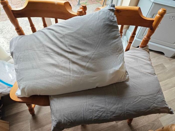 Single duvet and pillows