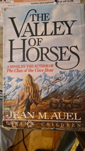 The Valley Of The Horses. By Jean M. Auel. First Edition Hardback. Earth's Children.