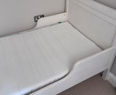 IKEA toddler to single extendable bed, white wood
