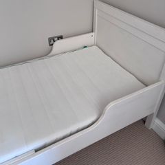 IKEA toddler to single extendable bed, white wood
