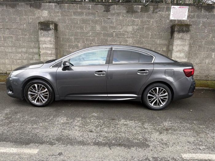 Toyota Avensis 2015