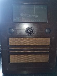 Vintage Cossor 77B Bakelite radio - 1940