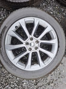 21" Genuine Range Rover Alloys with tyres