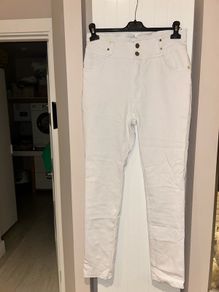 White high waisted skinny jeans