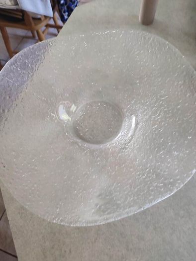 Beautiful Wavy glass bowl designed by Roberto Niederer associated with the Swiss Glasi Hergiswil. Bowl is an eye-catcher for every interior!