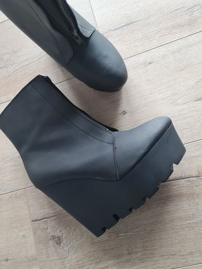 Cheap Monday