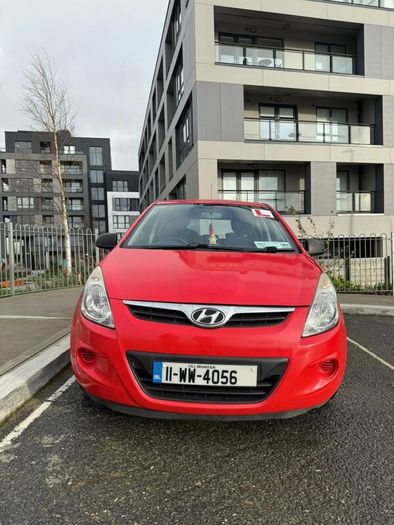 2011 Red Hyundai i20 (Price Negotiable)