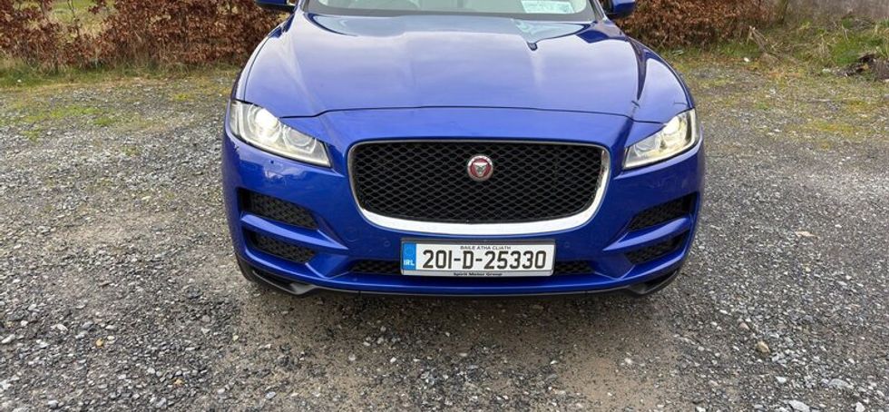 F pace Jag - CHQ flag