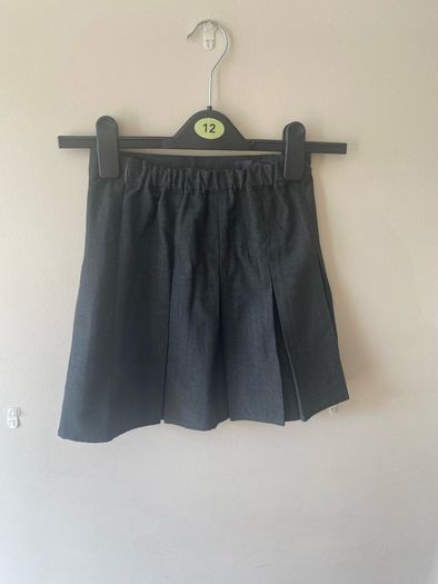 New grey uniform skirt (age 5-6)
