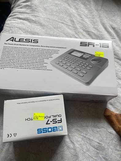 Alesis SR - 16 & FS-7 foot switch