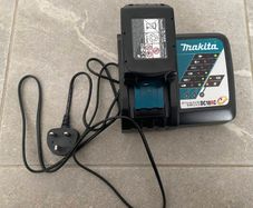 Makita DC18RC Fast Charger + BL1830B 18V 3Ah Battery