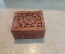 Vintage SMALL Wood TRINKET Box Hinged Carved
