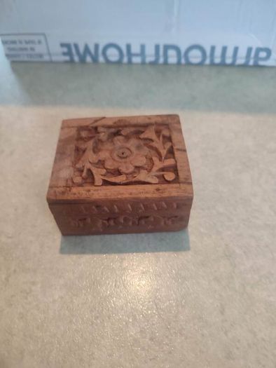 Vintage SMALL Wood TRINKET Box Hinged Carved