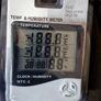 temp and humidity meter Image 3