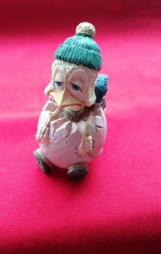 Resin Chicken Hillwalker/Hiker Vintage 1990s Eggbert Figurine