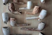 Lot of vintage clay pipe bowls