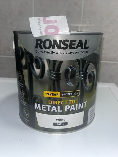 Ronseal metal paint - white 2.5 litre