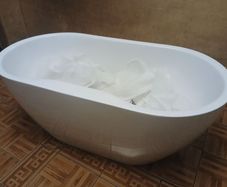 Freestanding Bath Brand New SONAS Andrea 1415mm