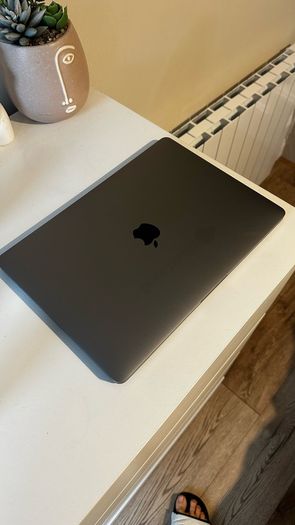 MacBook Pro 13" 2019